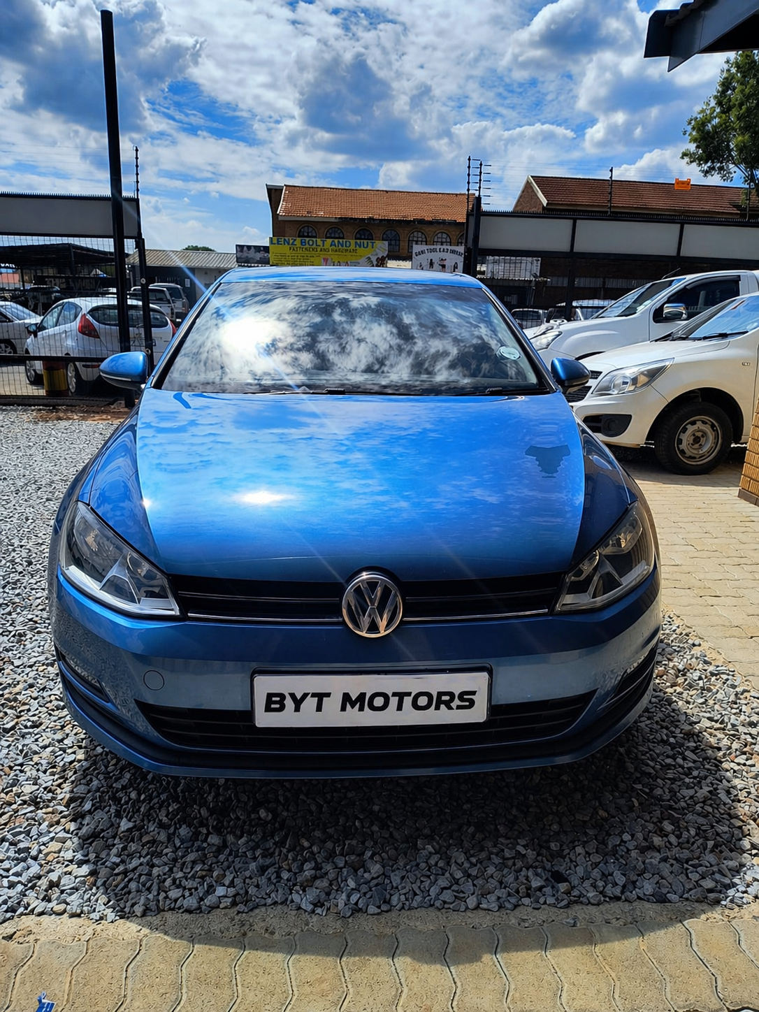 2014 volkswagen golf 7 blue front view lenasia byt motors.jpg