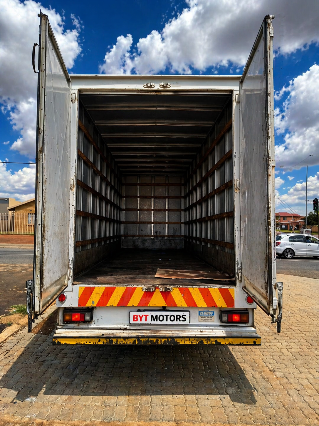 
								2019 Mitsubishi Fuso Canter Automatic Diesel 5 Ton Truck – 134,000km | BYT Motors Lenasia full									