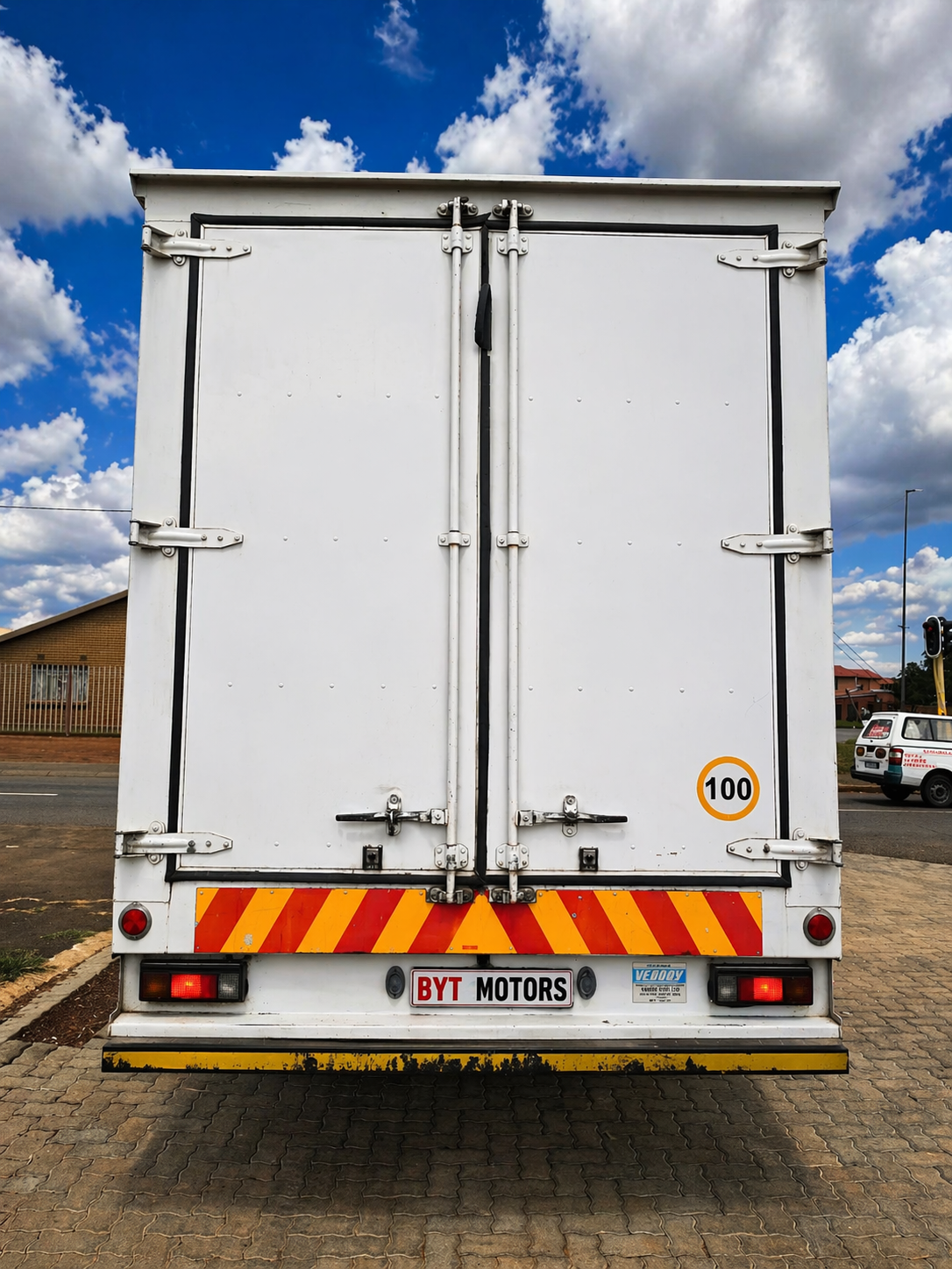 
								2019 Mitsubishi Fuso Canter Automatic Diesel 5 Ton Truck – 134,000km | BYT Motors Lenasia full									