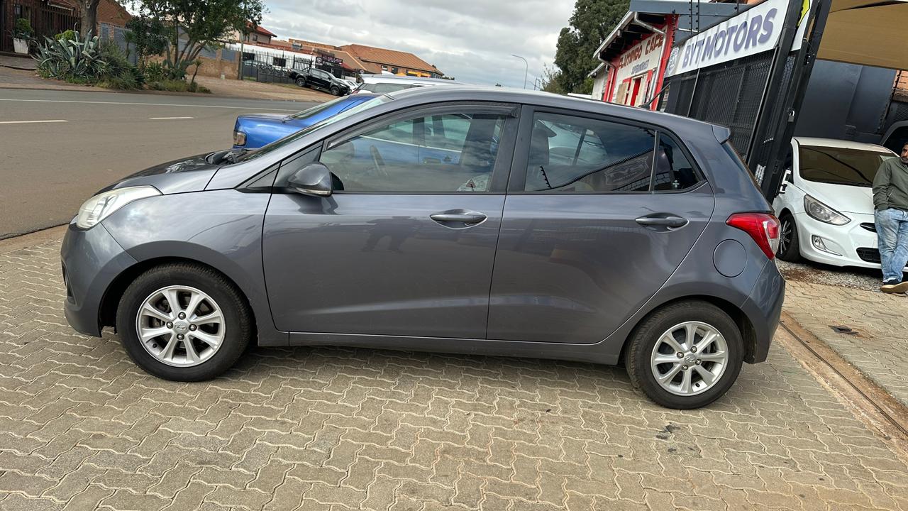 
								2016 Hyundai Grand i10 – 115,000KM | Manual | Fuel Efficient | Excellent Condition full									