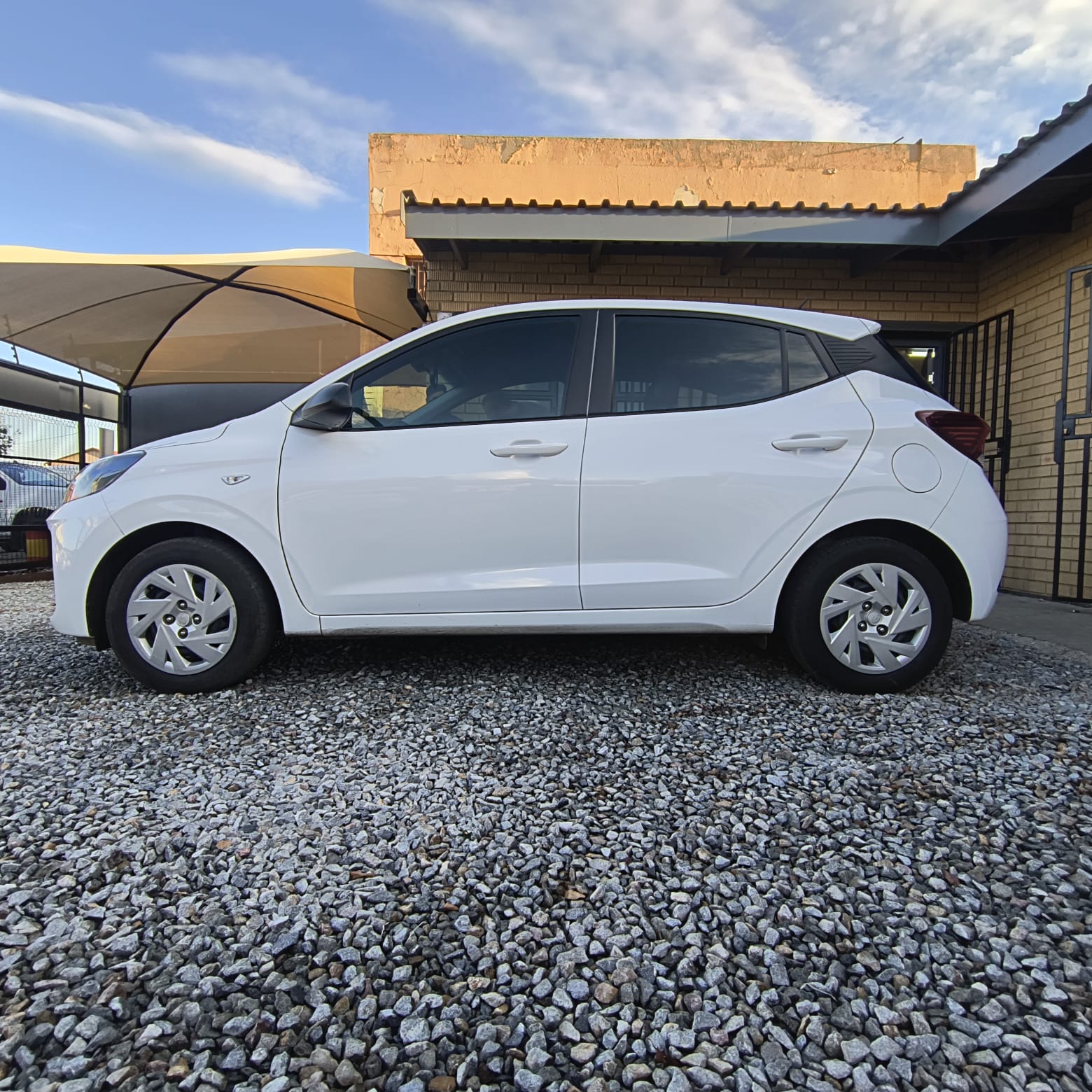
								2024 Hyundai Grand i10 – 118,000KM | Full Service History | Like New full									
