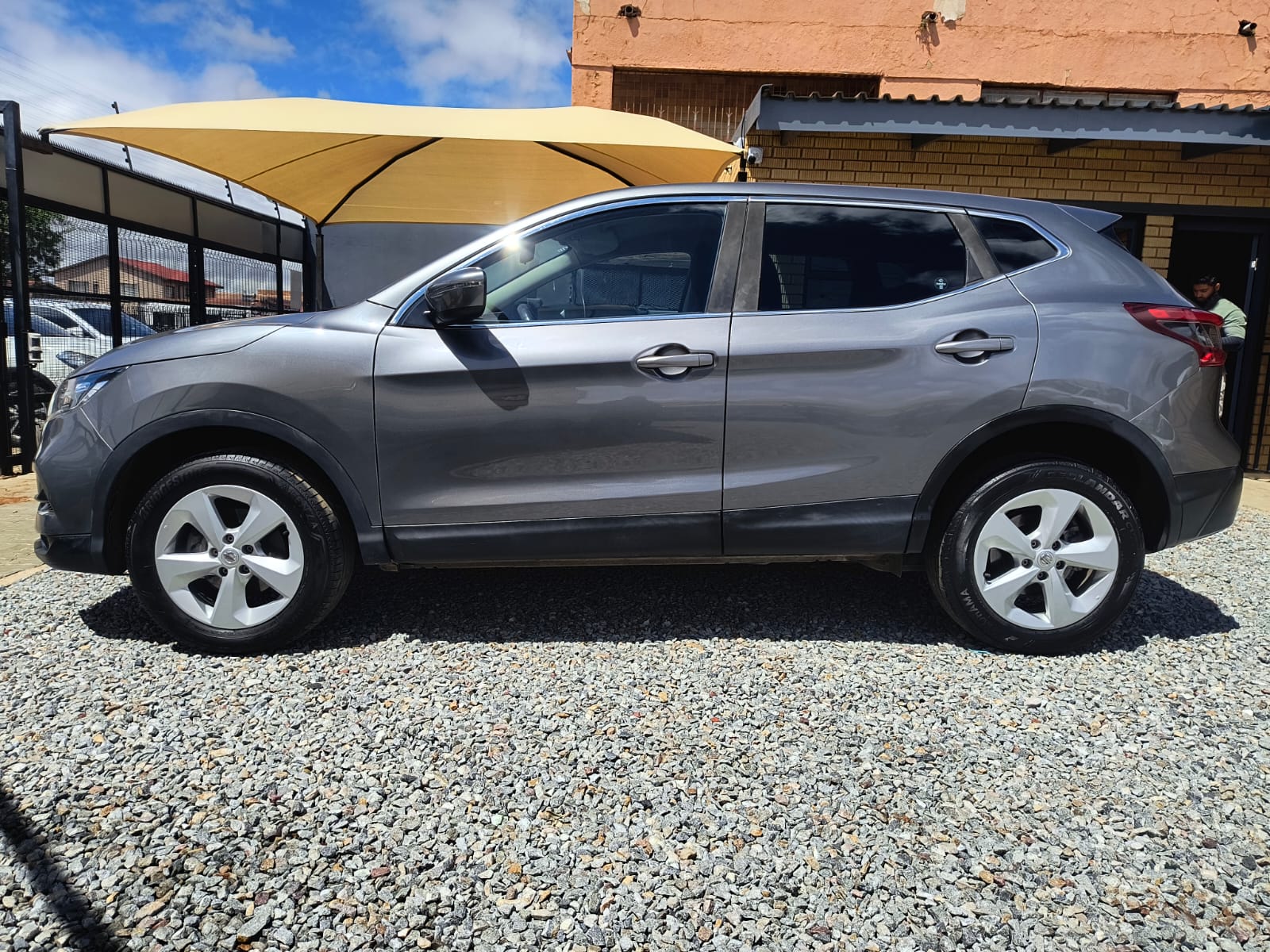 
								2020 Nissan Qashqai 1.2T | 6-Speed Manual | Full Service History full									