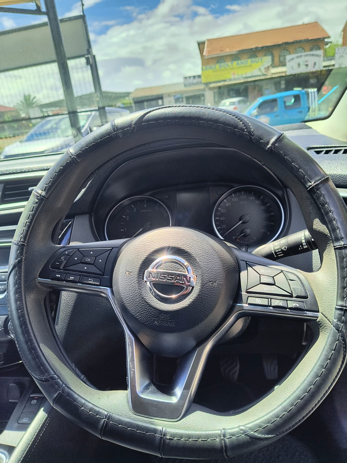 
								2020 Nissan Qashqai 1.2T | 6-Speed Manual | Full Service History full									