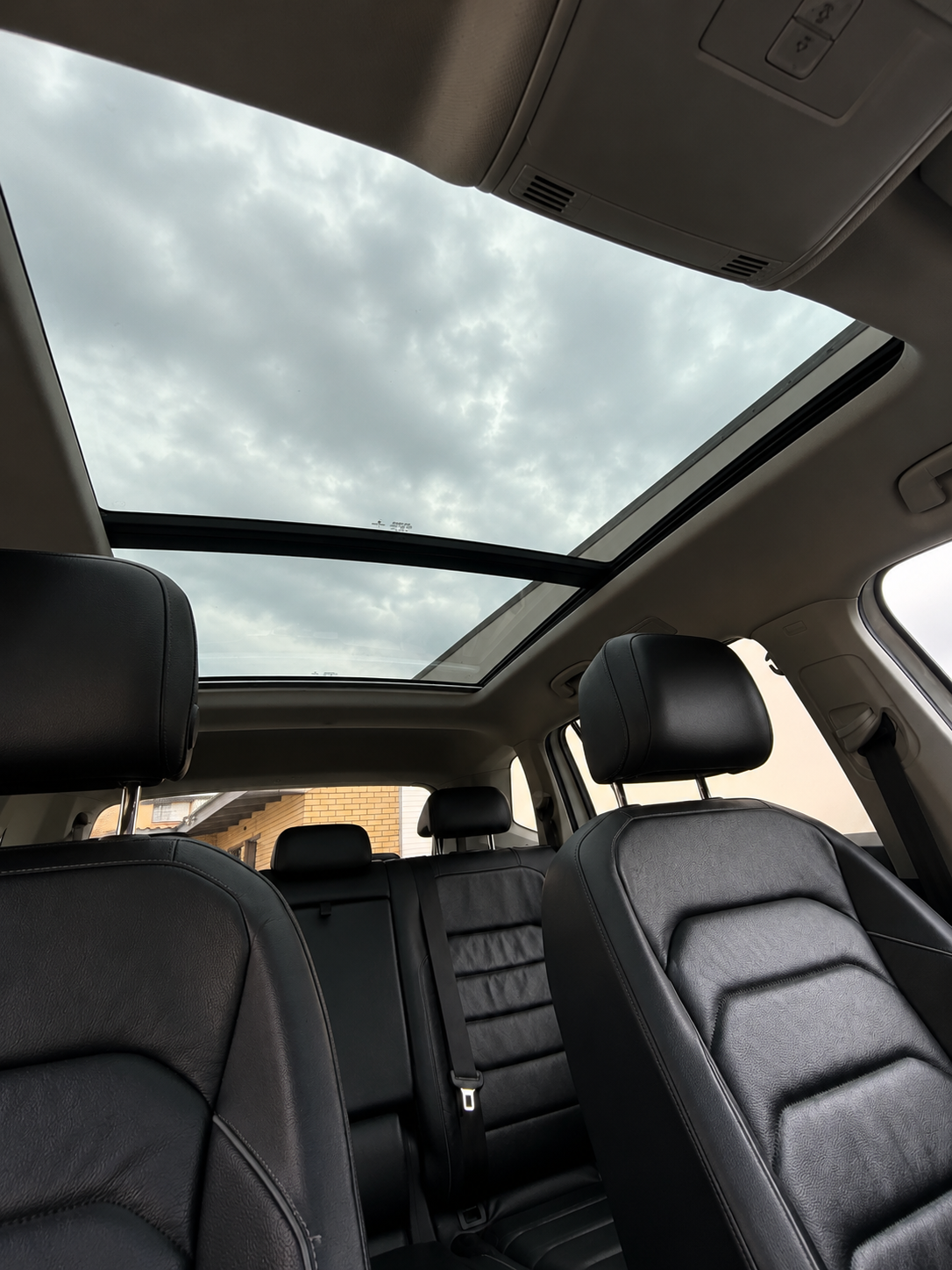 
								2018 Volkswagen Tiguan Allspace 2.0 TDI 4Motion DSG For Sale in Johannesburg | BYT Motors full									