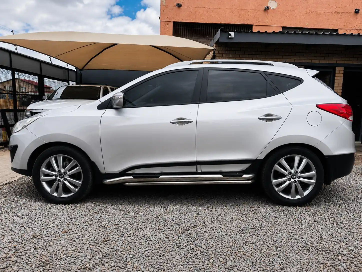 
								2010 Hyundai ix35 Limited Edition Automatic for Sale in Lenasia Johannesburg | BYT Motors Used Car Dealership full									