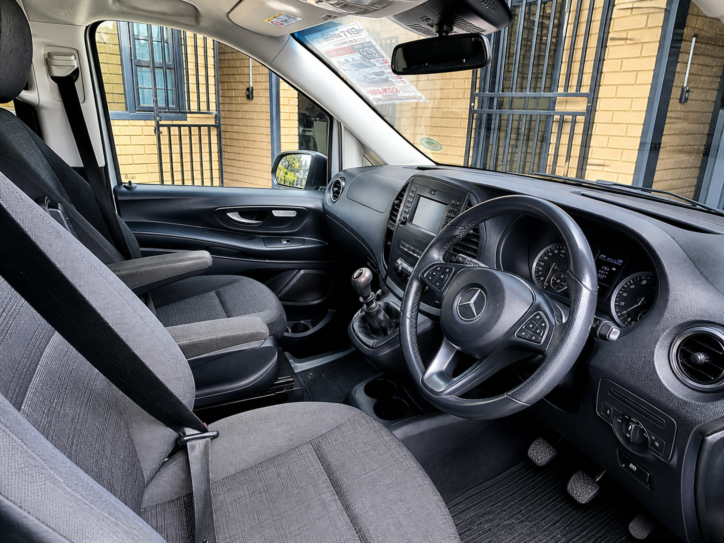 
								2017 Mercedes-Benz Vito Tourer 116 CDI For Sale in Lenasia | 8-Seater Diesel | BYT Motors full									