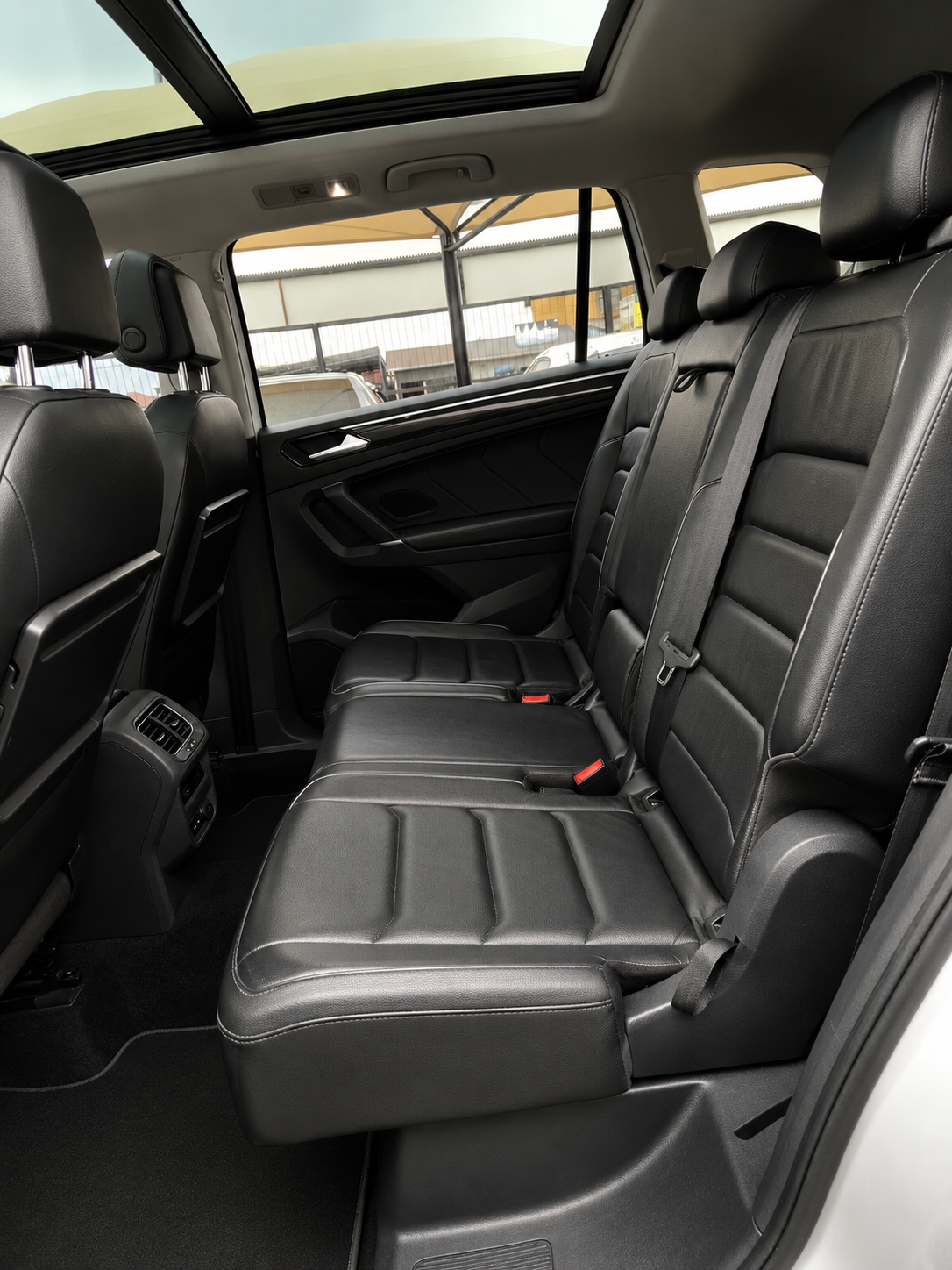 
								2018 Volkswagen Tiguan Allspace 2.0 TDI 4Motion DSG For Sale in Johannesburg | BYT Motors full									