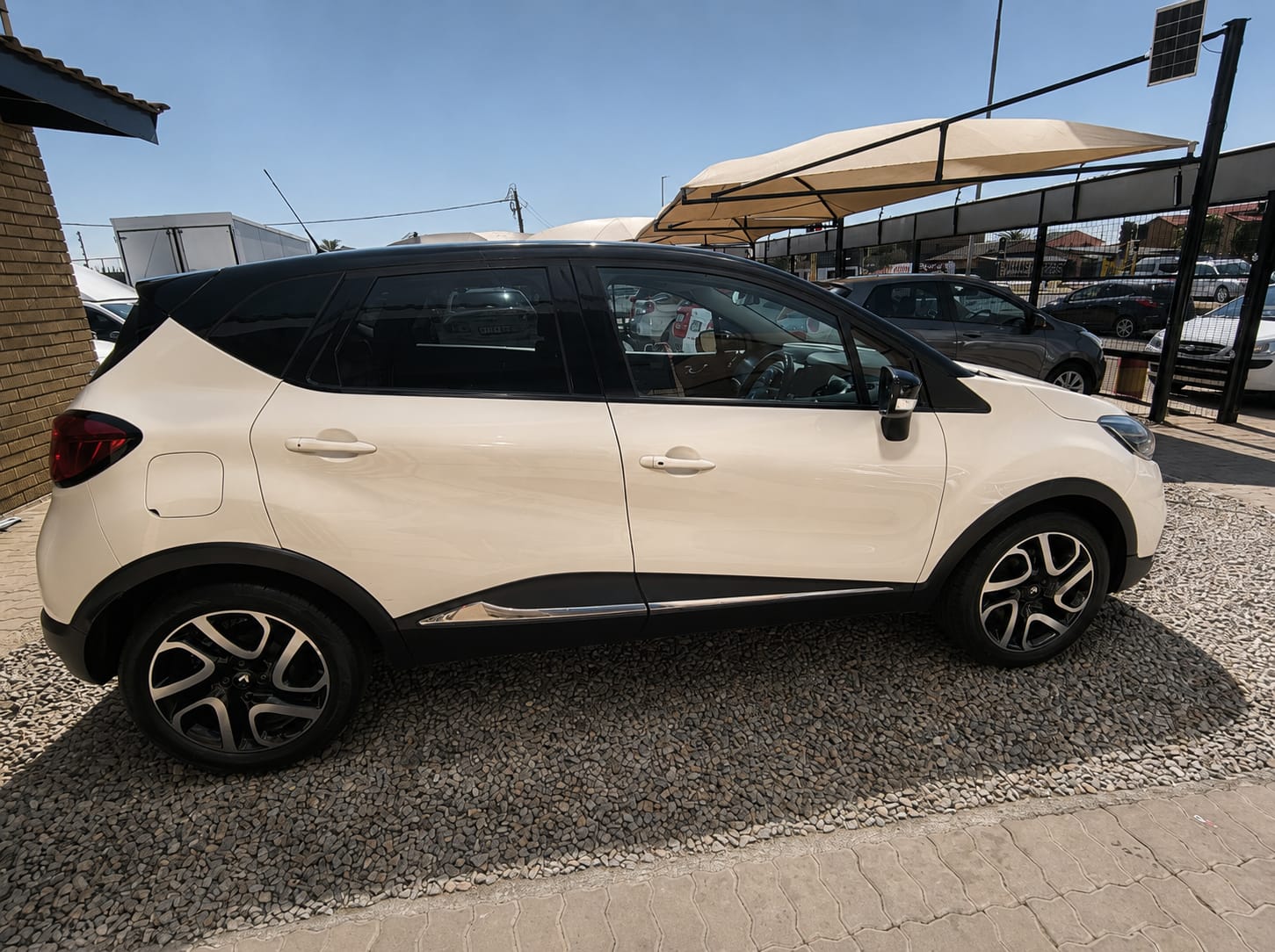 
								2015 Renault Captur 1.2 Turbo Automatic For Sale in Lenasia Johannesburg | BYT Motors full									
