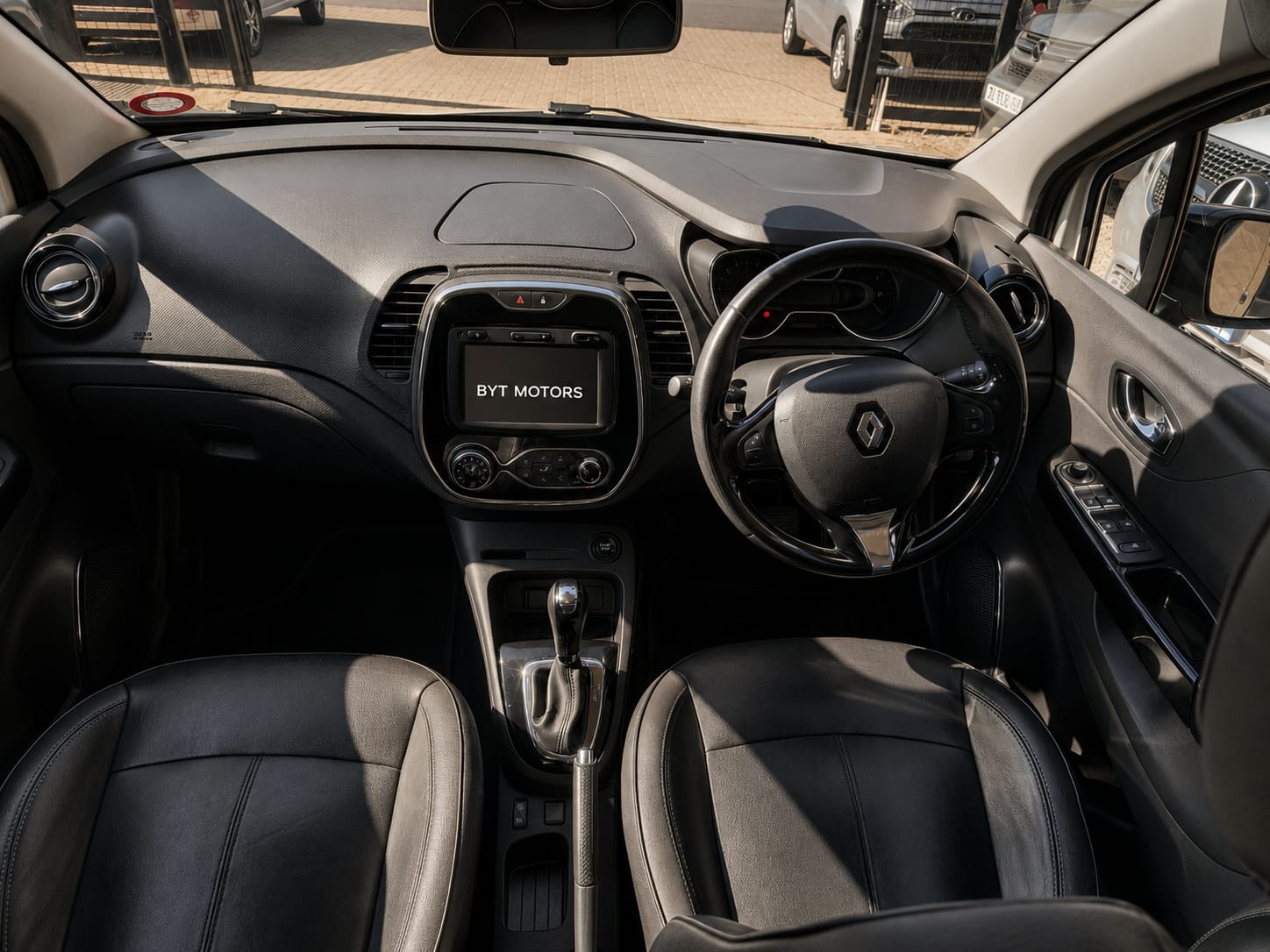 
								2015 Renault Captur 1.2 Turbo Automatic For Sale in Lenasia Johannesburg | BYT Motors full									
