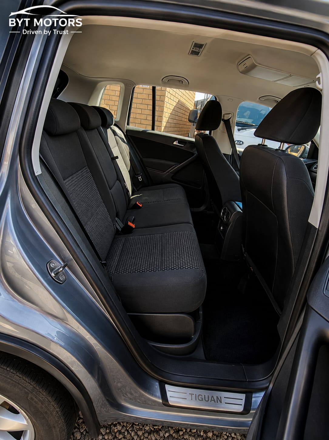 
								# Volkswagen Tiguan for Sale in Johannesburg | 2010 1.4 TSI Manual full									